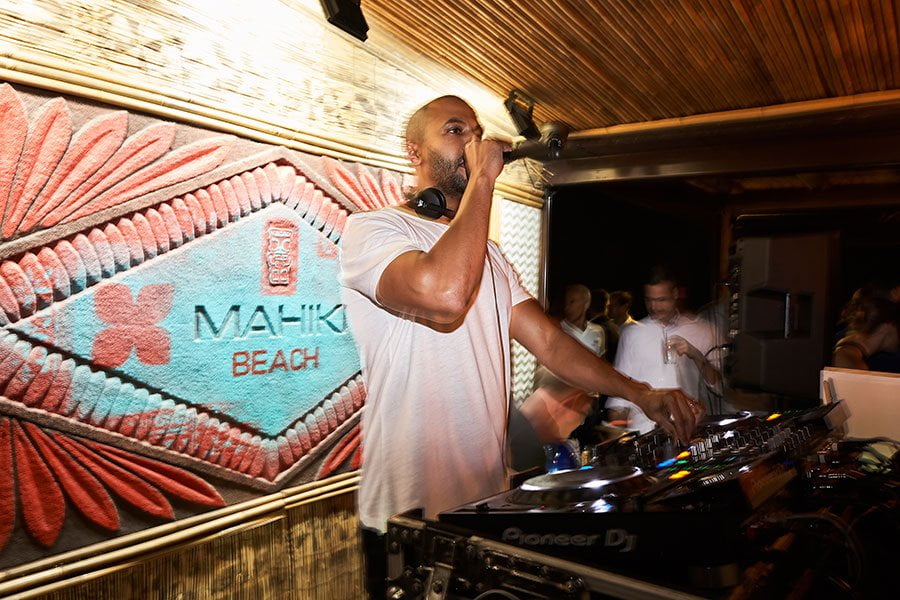 Marvin Humes delivers a stellar performance at packed out Mahiki Beach in Marbella